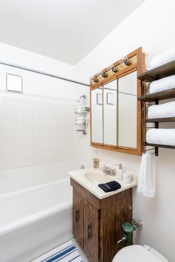 Economy 2Br Apartment B2 밀워키 외부 사진